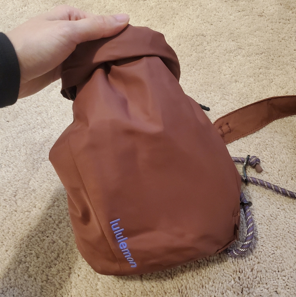 Lululemon roll top crossbody bag